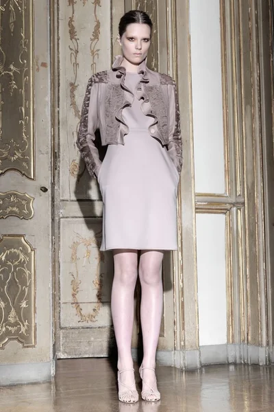 Look 18